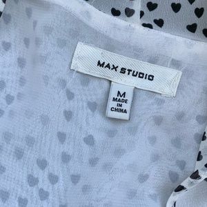 Max studio heart printed tie front blouse